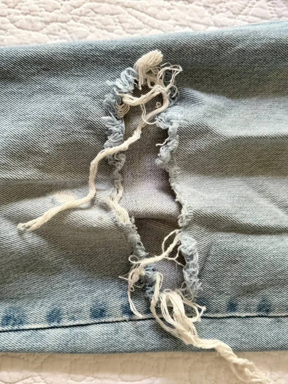 Levi’s 550 Relaxed Fit Jeans W33 L32 • Heavy Distress • Vintage • Authentic Wear